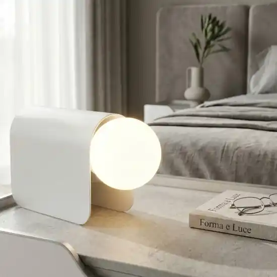 Compra Oggi Stesso Lampada da comodino bianca design moderna fabas luce birba