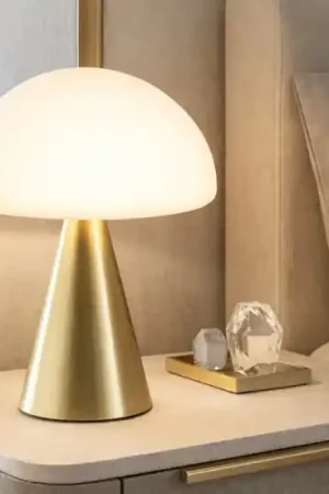 Acquista Ora Lampada design moderna ottone vetro bianco per camera da letto