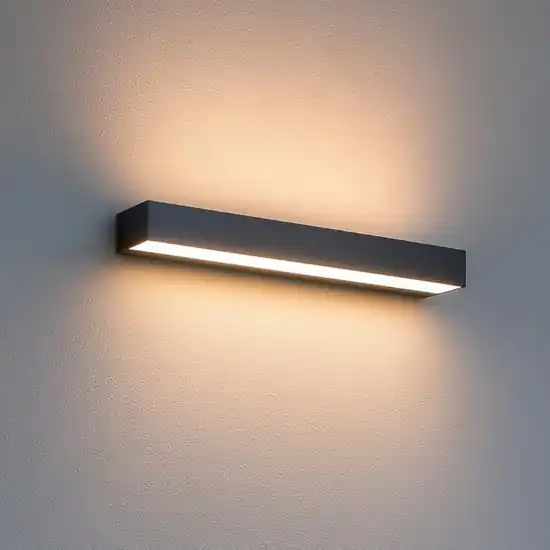 Soddisfatti O Rimborsati Regolo linea light applique nera led 3000k biemissione
