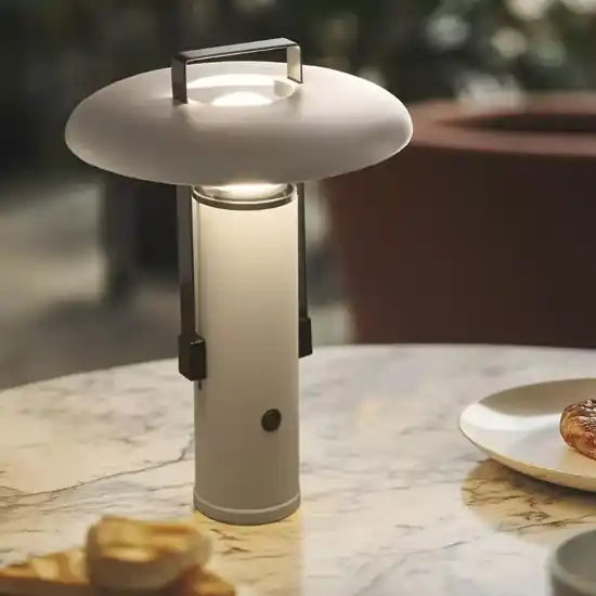 Soddisfatti O Rimborsati Lampada da tavolo portatile senza fili linea light camping bianca