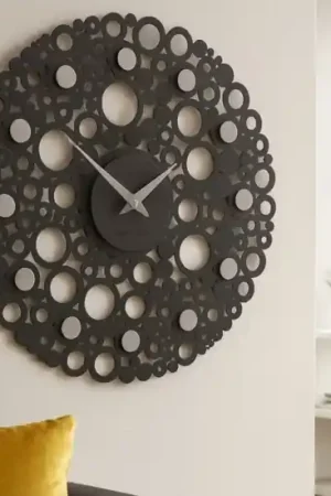 A Buon Prezzo Orologio rotondo da parete design legno nero traforato