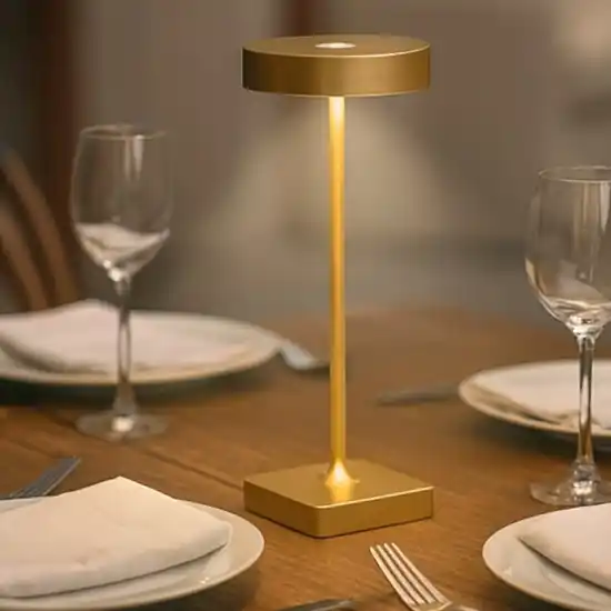 Compra Adesso Ondaluce lampada da tavolo senza fili oro portatile