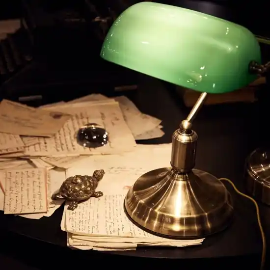 Lawyer tl1 lampada churchill da scrivania vetro verde ottone ideal lux Prezzo Basso