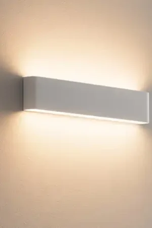 Applique led 20w 3000k bianco 61cm moderna wey perenz Spedizione Espresso