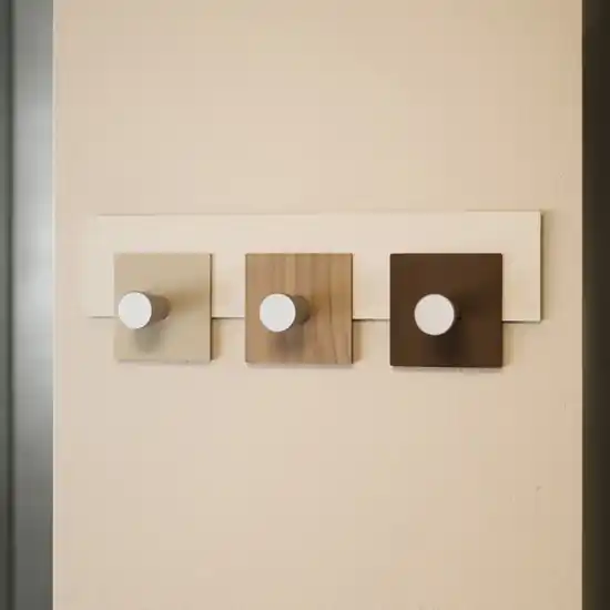 Appendiabiti da muro moderno noce canaletto 3 ganci Promo Stagionale