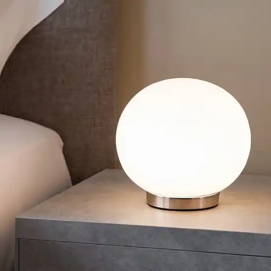 Quantità Limitata Lampada da comodino moderna boccia vetro bianco per camera da letto
