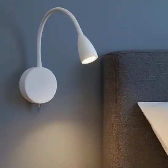 Prezzo Ridotto Applique bianco per comodino camera da letto 3w 3000k orientabile con interruttore