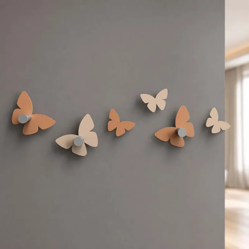 Reso Gratuito Attaccapanni a muro di design con farfalle con ganci
