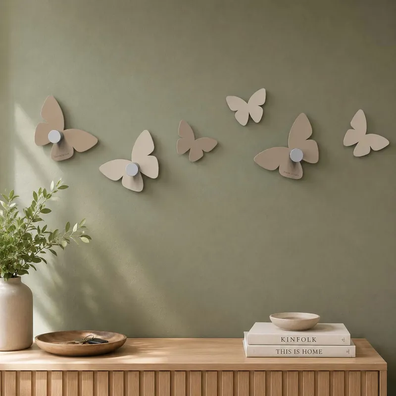 Appendiabiti a muro in legno tagliato laser con farfalle e 3 ganci in alluminio Ultime Pezzi