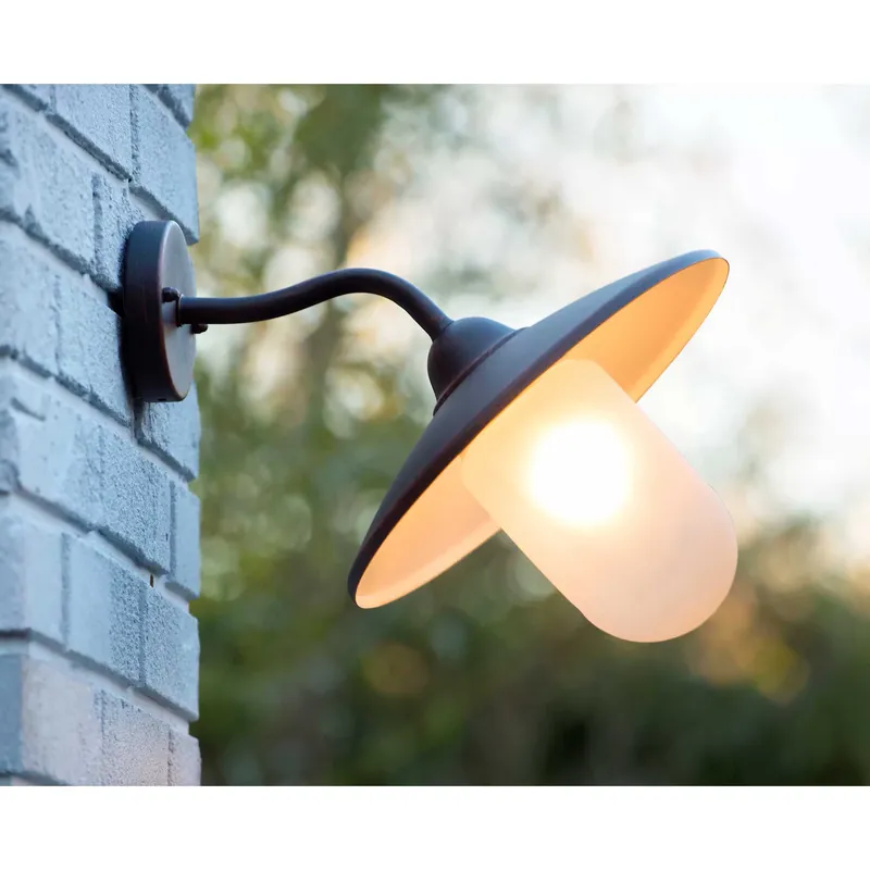 Applique da esterno con struttura in metallo e diffusore in vetro satinato - 60W - 44 Prezzo Ridotto