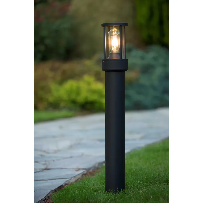 Consegna Rapida Lampione da giardino con struttura moderna in alluminio e diffusore in vetro - 15W - 44