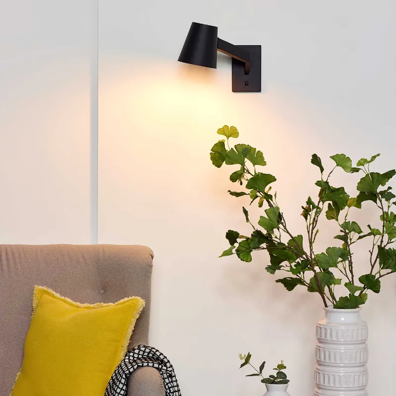 Lampada da parete con struttura in metallo dalle linee moderne - 40W - 20 Affare