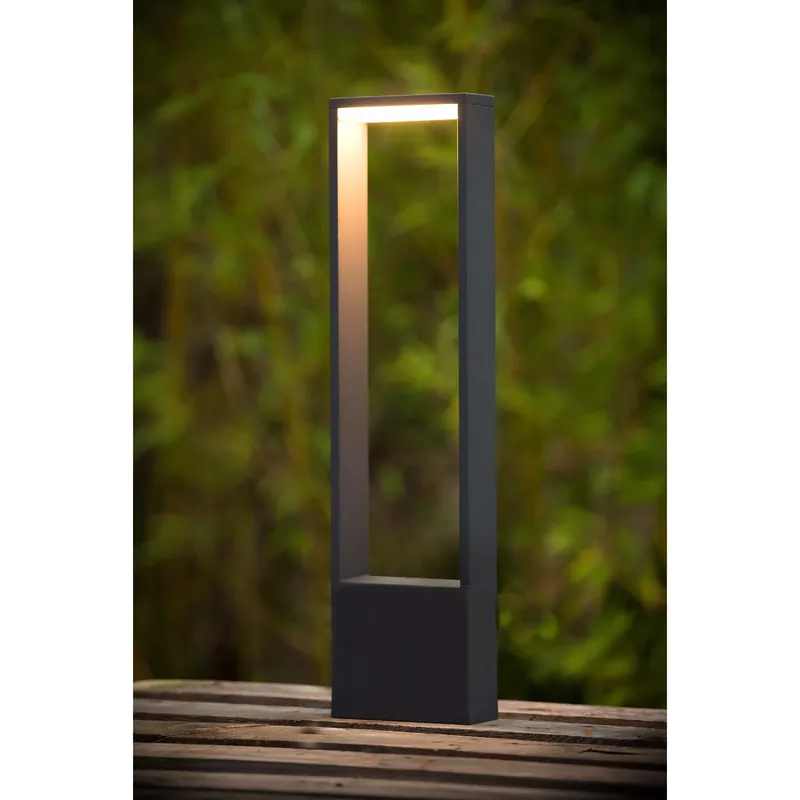 A Buon Prezzo Lampione da giardino con struttura moderna in alluminio e diffusore a led - 10W - Lumen 300 - 3000k Luce Calda - 54