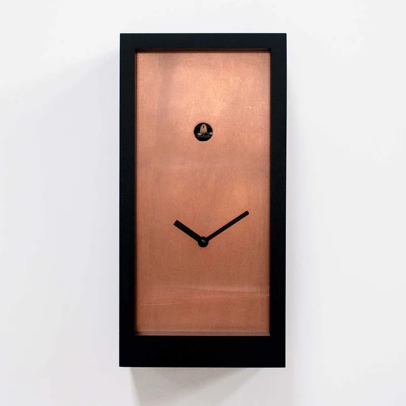 Ultime Pezzi Orologio da parete con cucù dal design moderno ed elegante