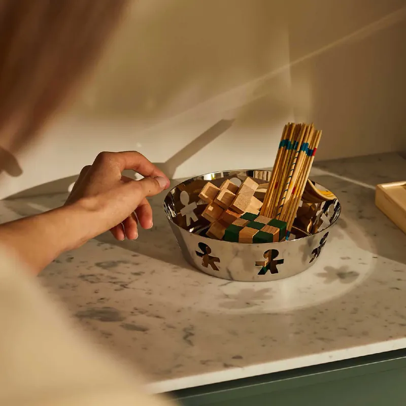 Prezzo Conveniente Cestino piccolo in acciaio lucido dal design moderno ed elegante