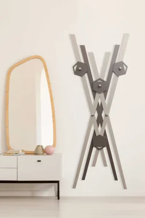 Compra Adesso Appendiabiti da parete con struttura in legno dal design moderno ed elegante