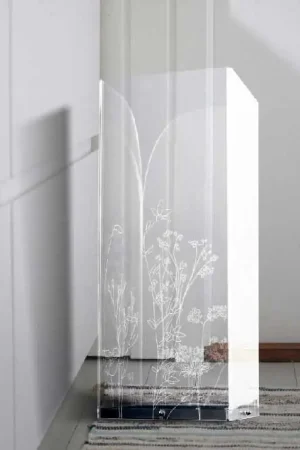Affare Portaombrelli in plexiglass dalle linee morbide e dal design moderno