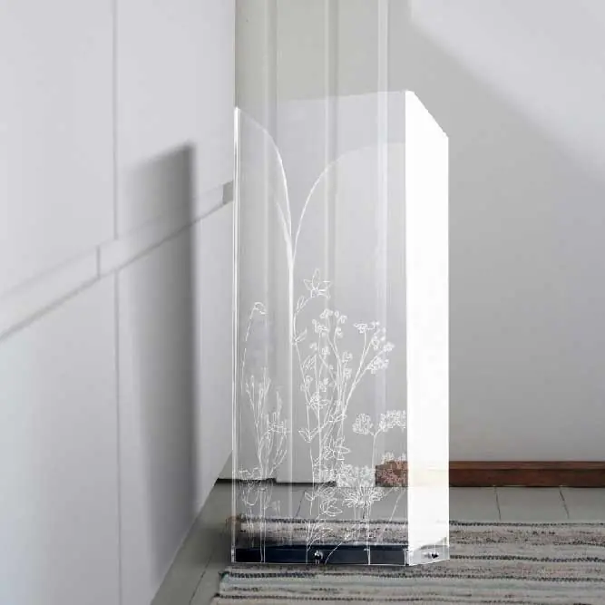 Affare Portaombrelli in plexiglass dalle linee morbide e dal design moderno