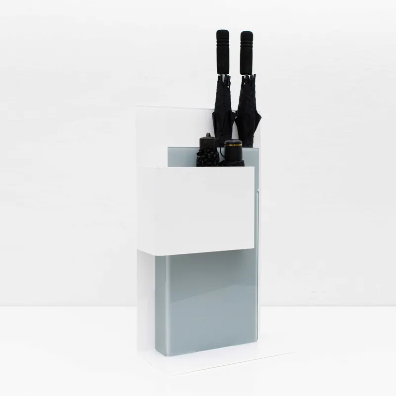 Subito Disponibile Portaombrelli in plexiglass dal design moderno e dalle linee geometriche