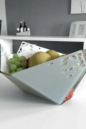 Centrotavola in plexiglass traforato dal design moderno ed elegante Super Prezzo