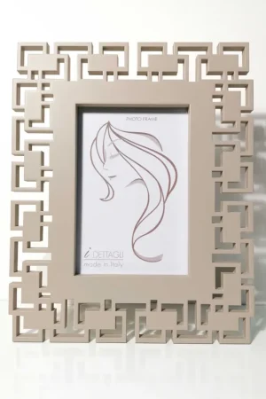 Spedito Oggi Portafoto da tavolo grande in legno traforato dal design moderno ed elegante - Foto 15x20