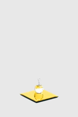 Occasione Base specchiata mini quadrata dal design moderno ed elegante