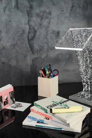 Occasione Imperdibile Lampada da tavolo a LED in plexiglas dal design moderno Stardust - 18W - 4000k Luce Naturale