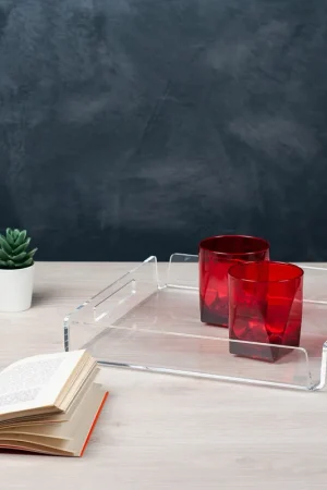 Vassoio quadrato piccolo in plexiglass dal design moderno ed elegante Offerta Limitata