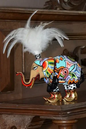 Scultura da tavolo con elegante dal design eclettico Novità