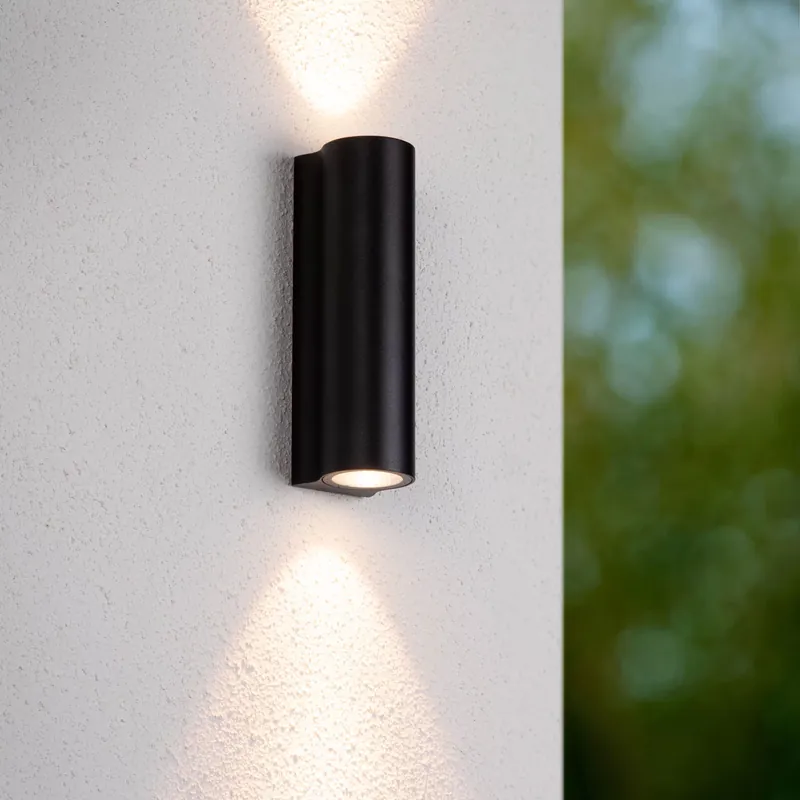 Applique da parete per esterni con doppio LED e struttura in alluminio - 6W - Lumen 568x2 - 2700k Luce Calda - IP54 Solo Oggi