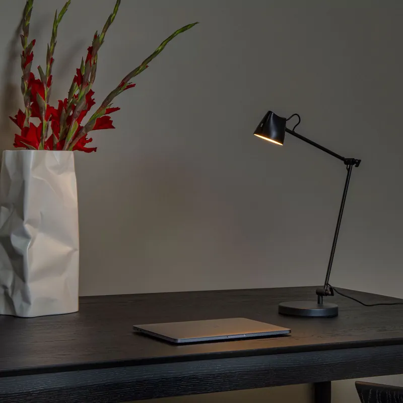 Professionale Lampada da tavolo con diffusore a LED dimmerabile - 8W - Lumen 250 - 2700k Luce Calda - IP20