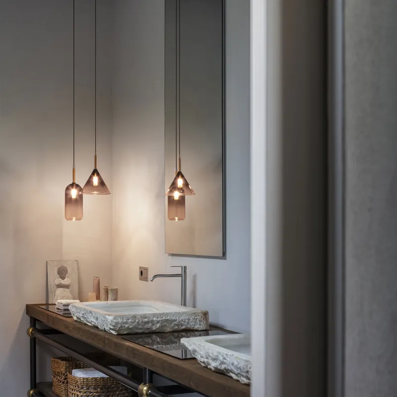 Non Perdere Lampada a sospensione in metallo placato oro e diffusore a cilindro in vetro - 28W - IP20