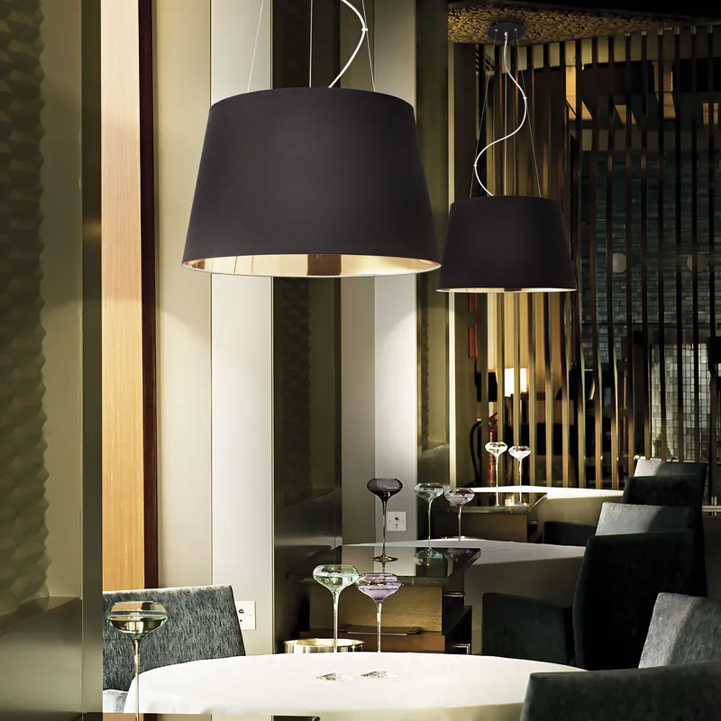 Spedito Oggi Lampada a sospensione con diffusore in lamina di PVC dal design elegante - 60W - IP20