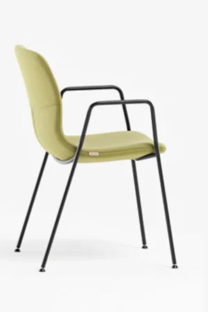 Occasione Poltroncina imbottita con braccioli fissi Mi Chair P
