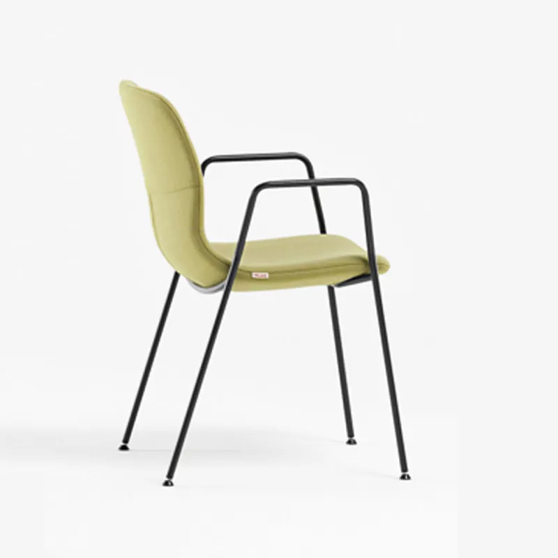 Occasione Poltroncina imbottita con braccioli fissi Mi Chair P