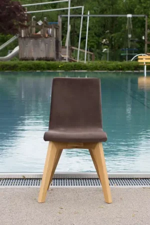Sedia moderna con base in legno di rovere e scocca imbottita Neo XL RV Spedito Oggi
