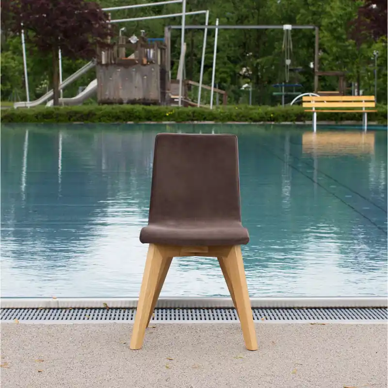 Sedia moderna con base in legno di rovere e scocca imbottita Neo XL RV Spedito Oggi