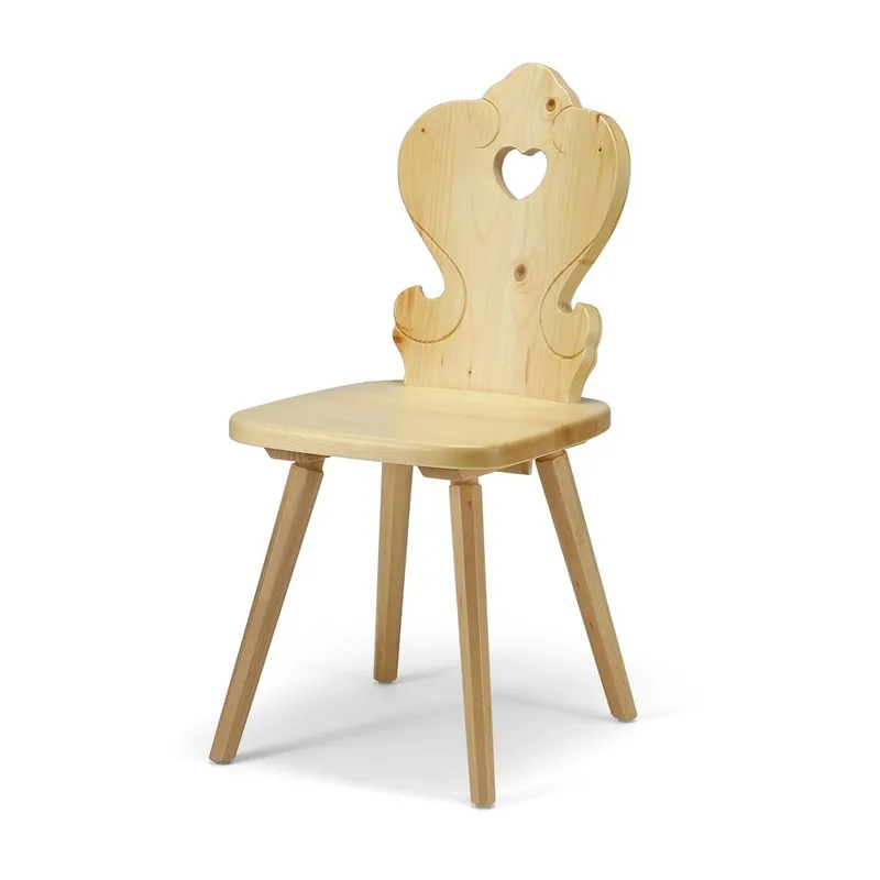 Acquista Ora Sedia rustica in legno massello con decoro a forma di cuore sullo schienale W5960