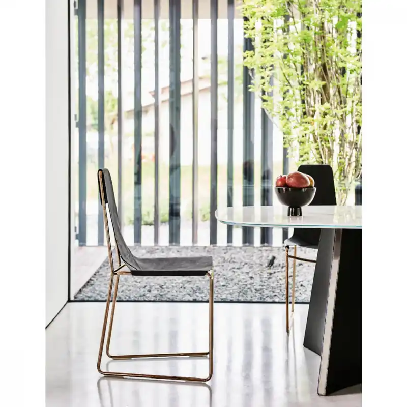 Occasione Imperdibile Sedia con base a slitta e rivestimento in cuoio Mia CU
