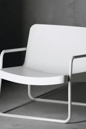 Poltroncina in polietilene con struttura in acciaio Time Out S Consegna Rapida