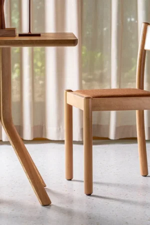 Promozione Sedia in legno con seduta imbottita in tessuto o similpelle Palma Imb