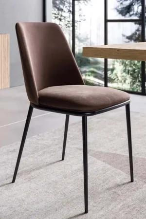 Sedia dal Design Moderno con Schienale Avvolgente Nesty2 Metal Bestseller