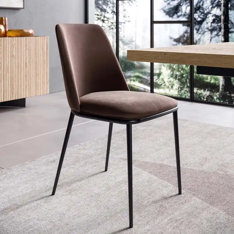 Sedia dal Design Moderno con Schienale Avvolgente Nesty2 Metal Bestseller
