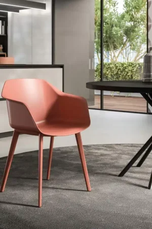 Sedia Moderna in Polipropilene con Braccioli Colorata Kora Subito Disponibile