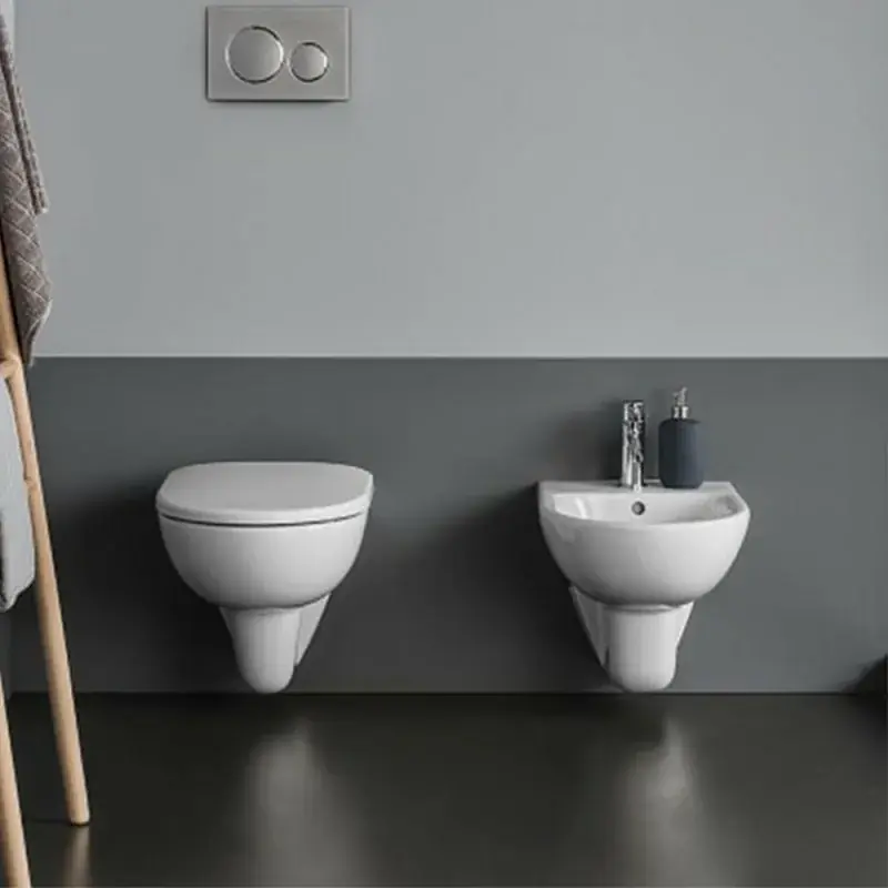 Sanitari sospesi Geberit con brida e copriwater originale Selnova Spedizione Espresso