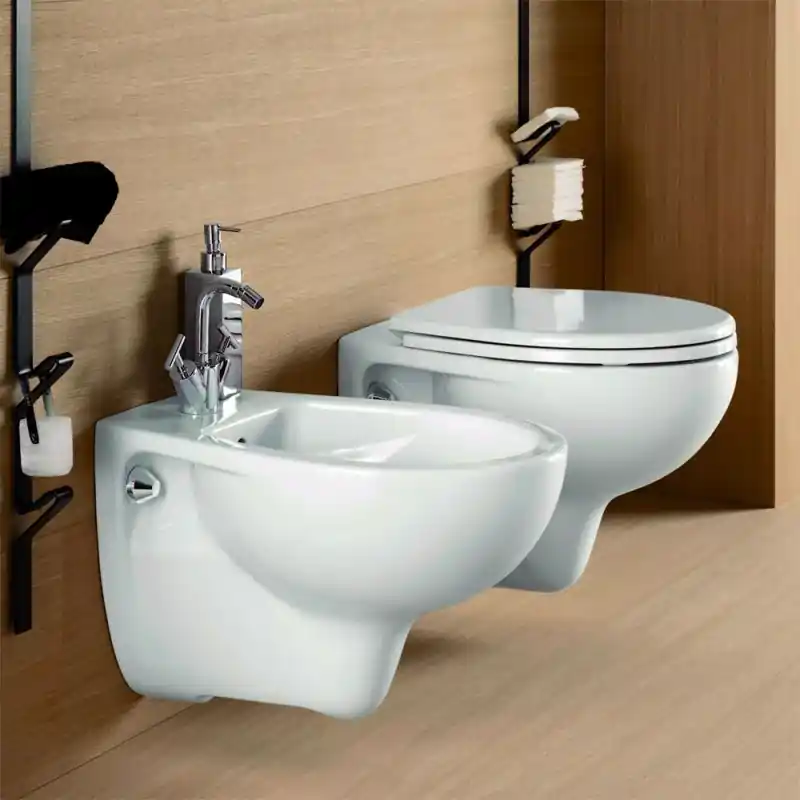 Sanitari sospesi Geberit in ceramica con copriwater incluso Colibrì Soddisfatti O Rimborsati
