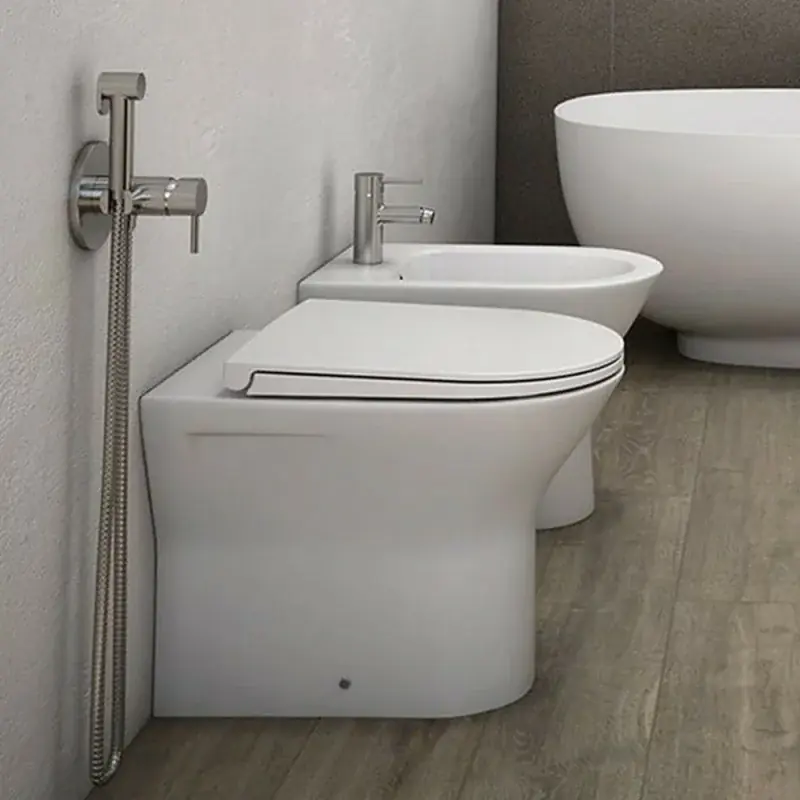 Prezzo Basso Set sanitari filomuro resort rimless in bianco lucido con copriwc flat soft close