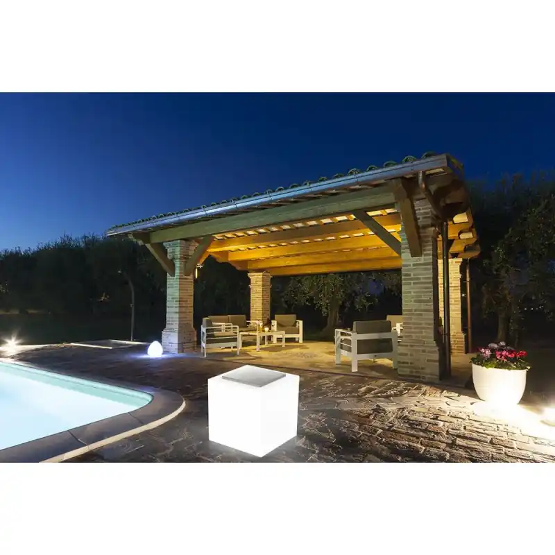 Economico Arkema Pouf luminoso fotovoltaico Iris Comfort SL in polietilene finitura neutra