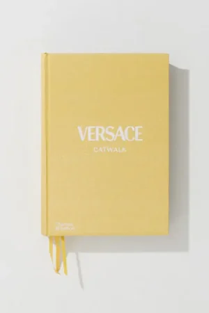 Thames & Hudson Libro Versace Catwalk Soddisfatti O Rimborsati