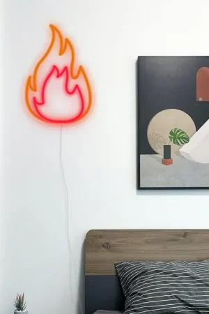Offerta Candyshock Luce Neon Small Fire 40 cm